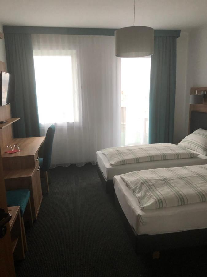 Burghotel Homberg ฮอมแบร์ก ภายนอก รูปภาพ