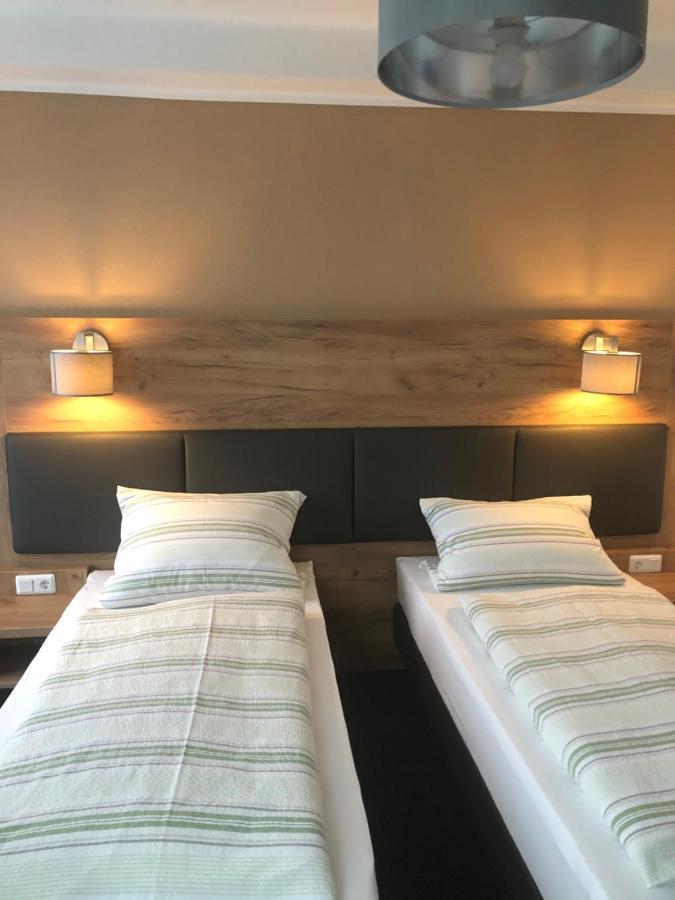 Burghotel Homberg ฮอมแบร์ก ภายนอก รูปภาพ