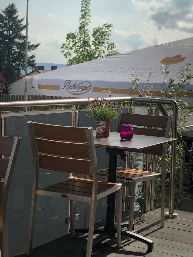 Burghotel Homberg ฮอมแบร์ก ภายนอก รูปภาพ